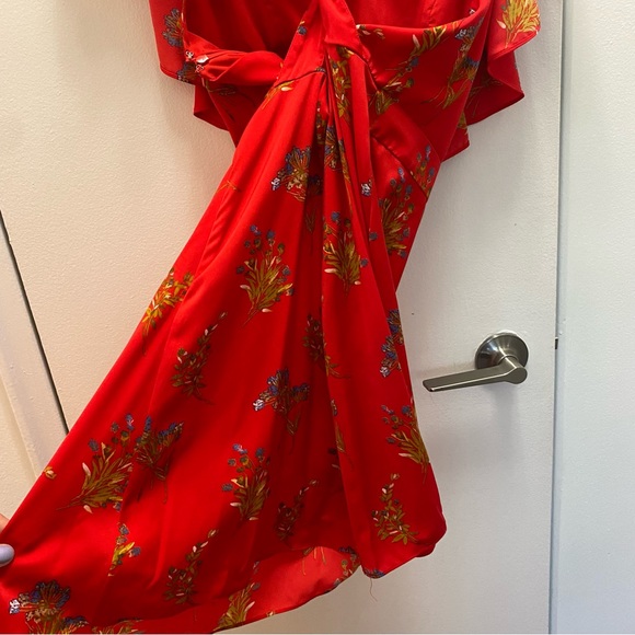 Amazing cocktail dress!! Beautiful and flattering!! - Picture 4 of 5